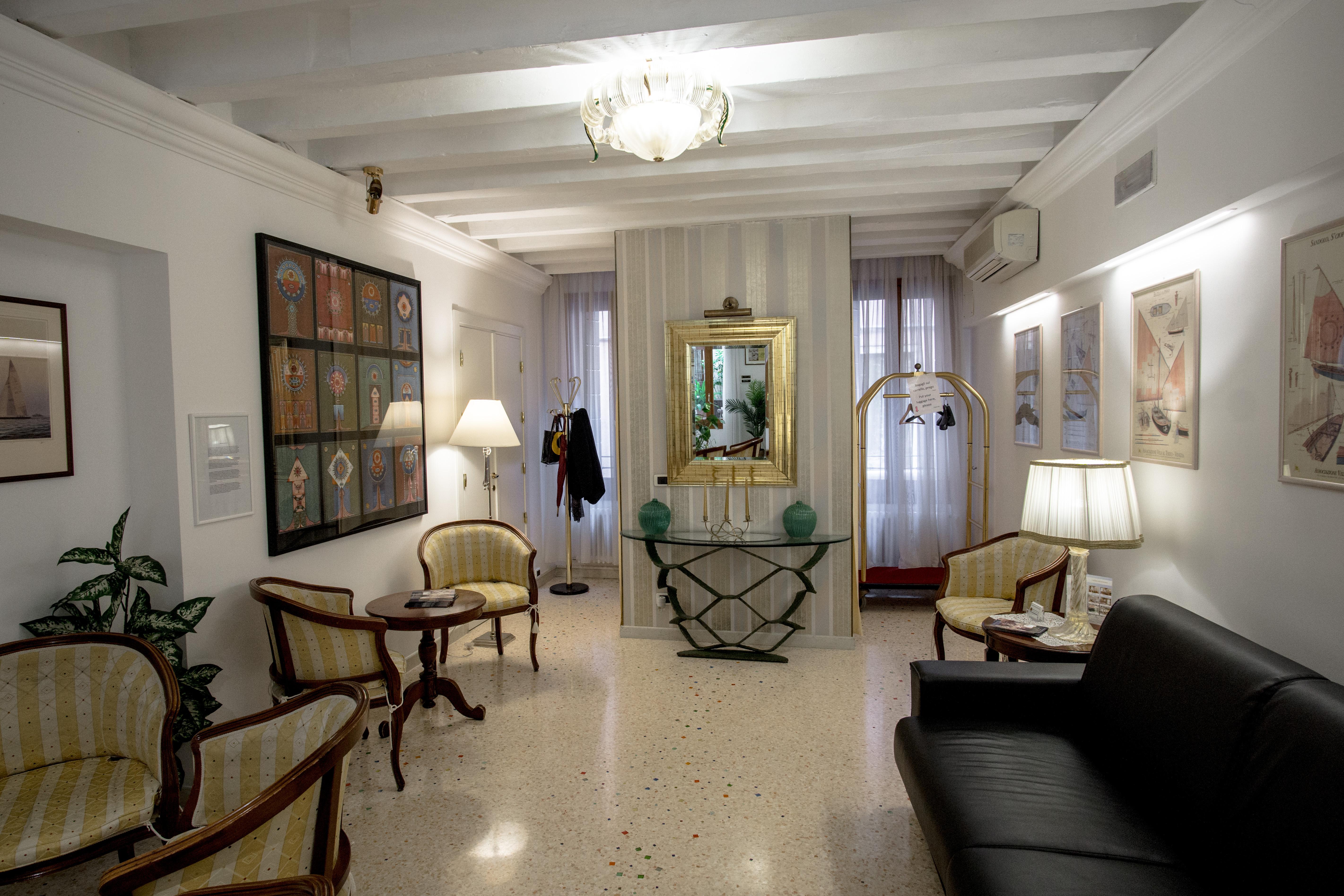 ホテル アンティーゴ トロヴァトーレ ヴェネツィア エクステリア 写真